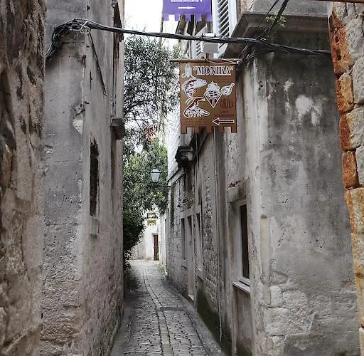 Tragurium Apartment Trogir