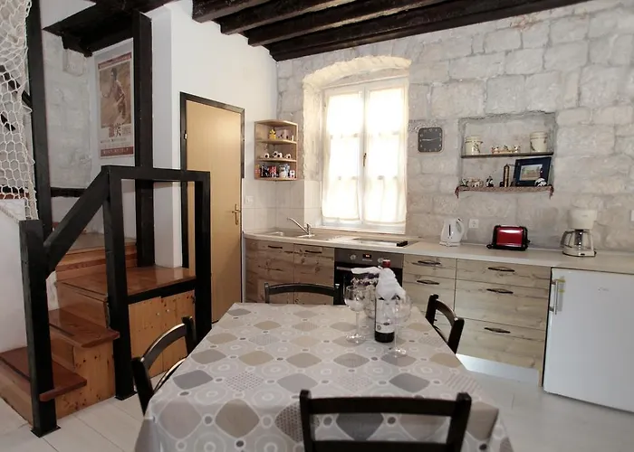 Tragurium Apartment *