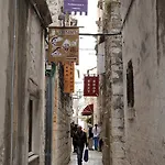 Tragurium *